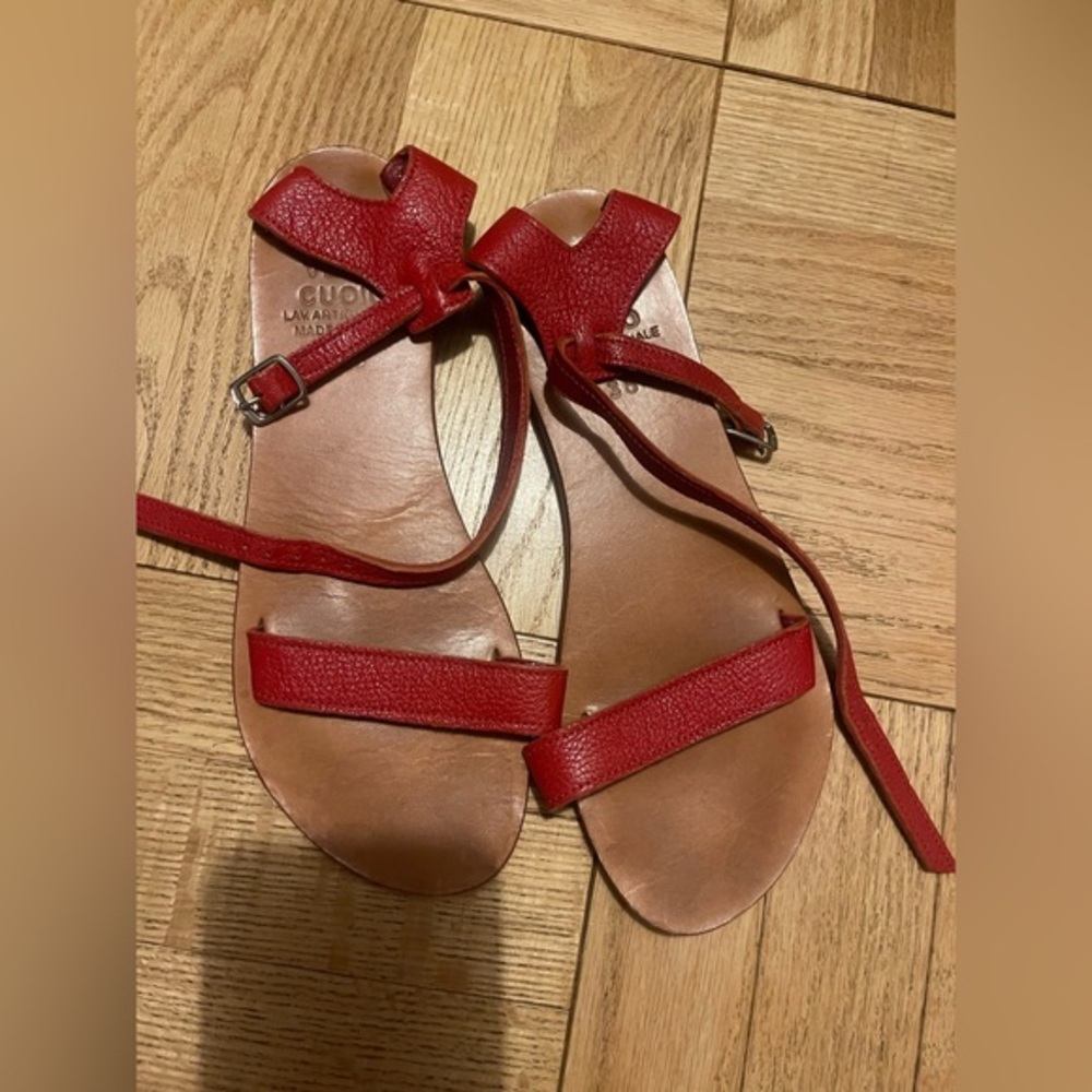 NWOT Vero Cuoio Red Sandals